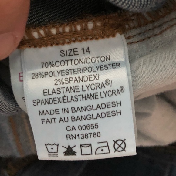 D/C JEANS SIZE 14 dark wash - Picture 6 of 6